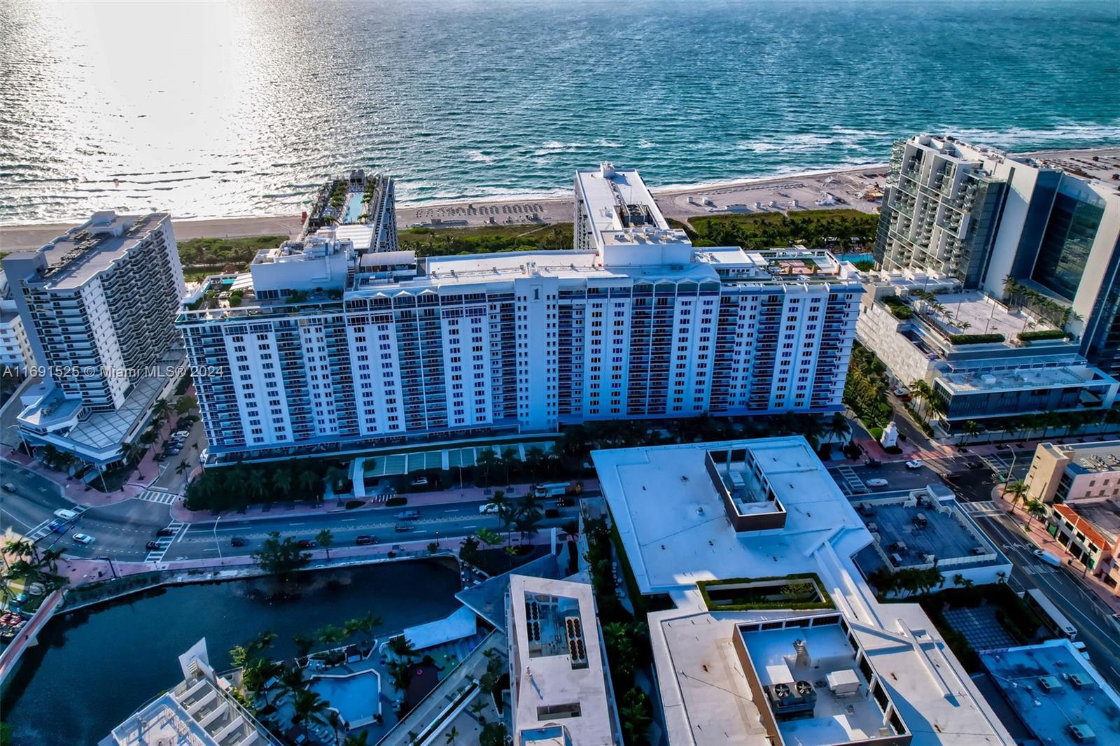 RONEY PALACE CONDO - Residential