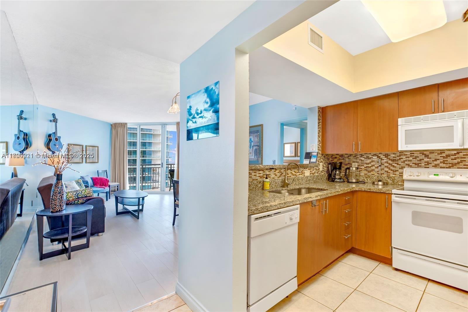 17375 Collins Ave 2207