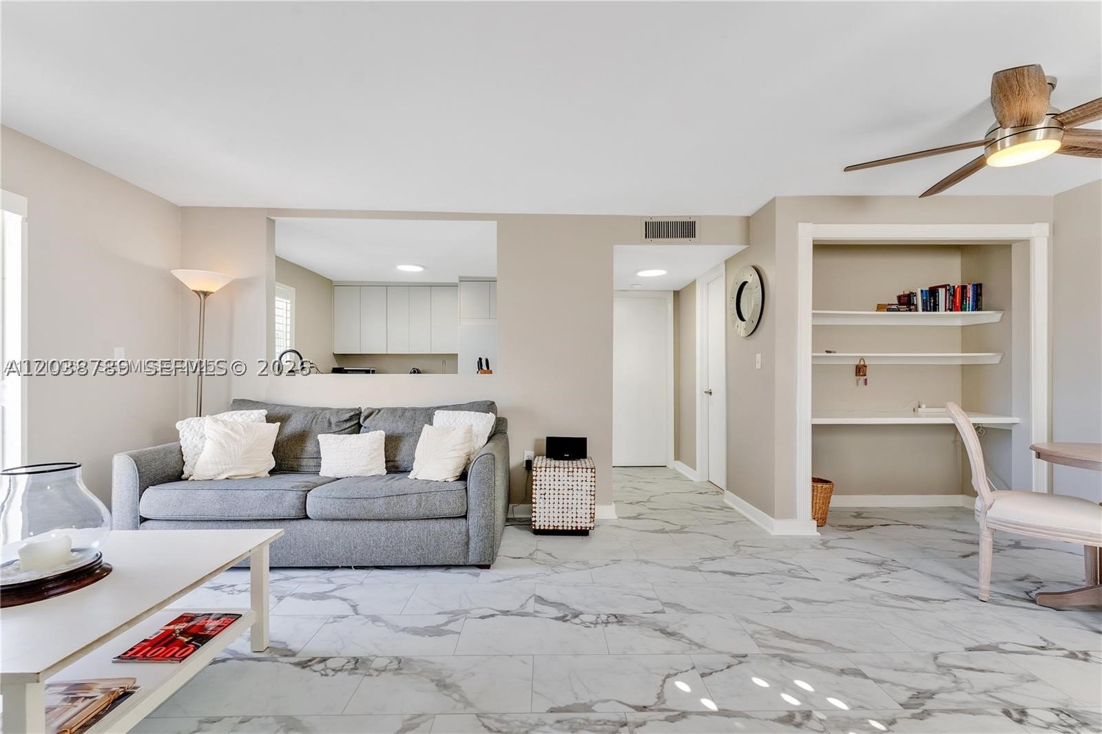 1418 Collins Ave 504