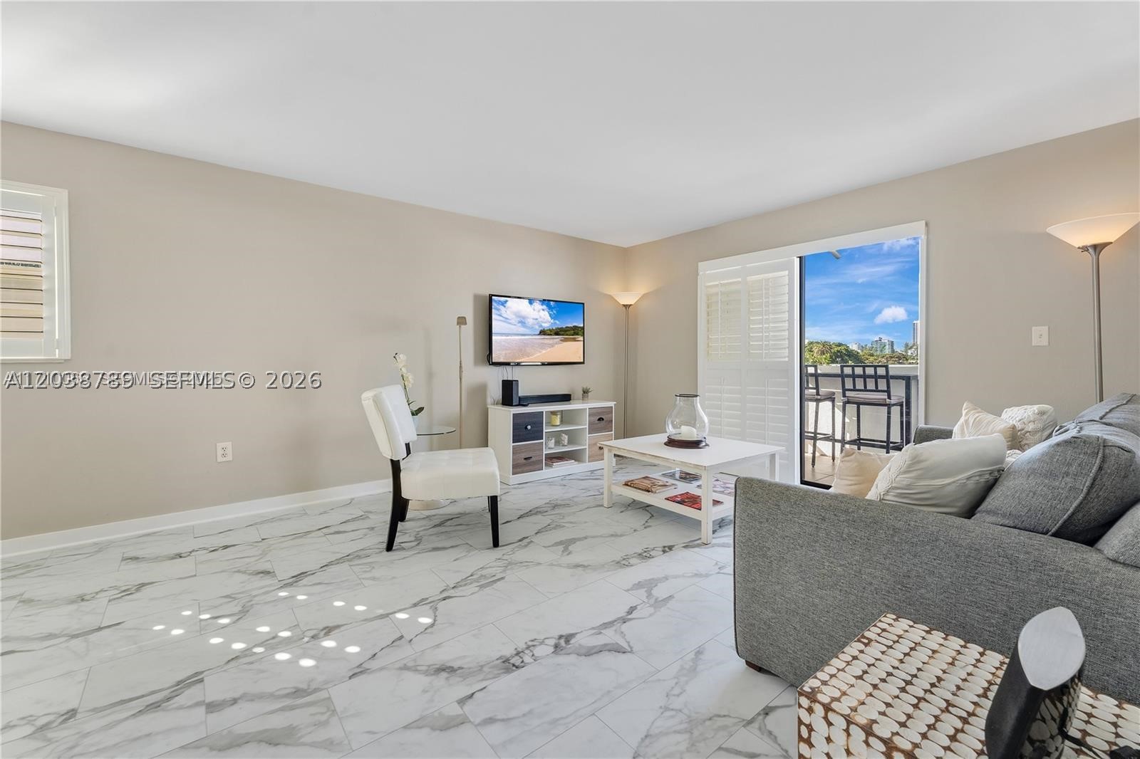 1418 Collins Ave 504