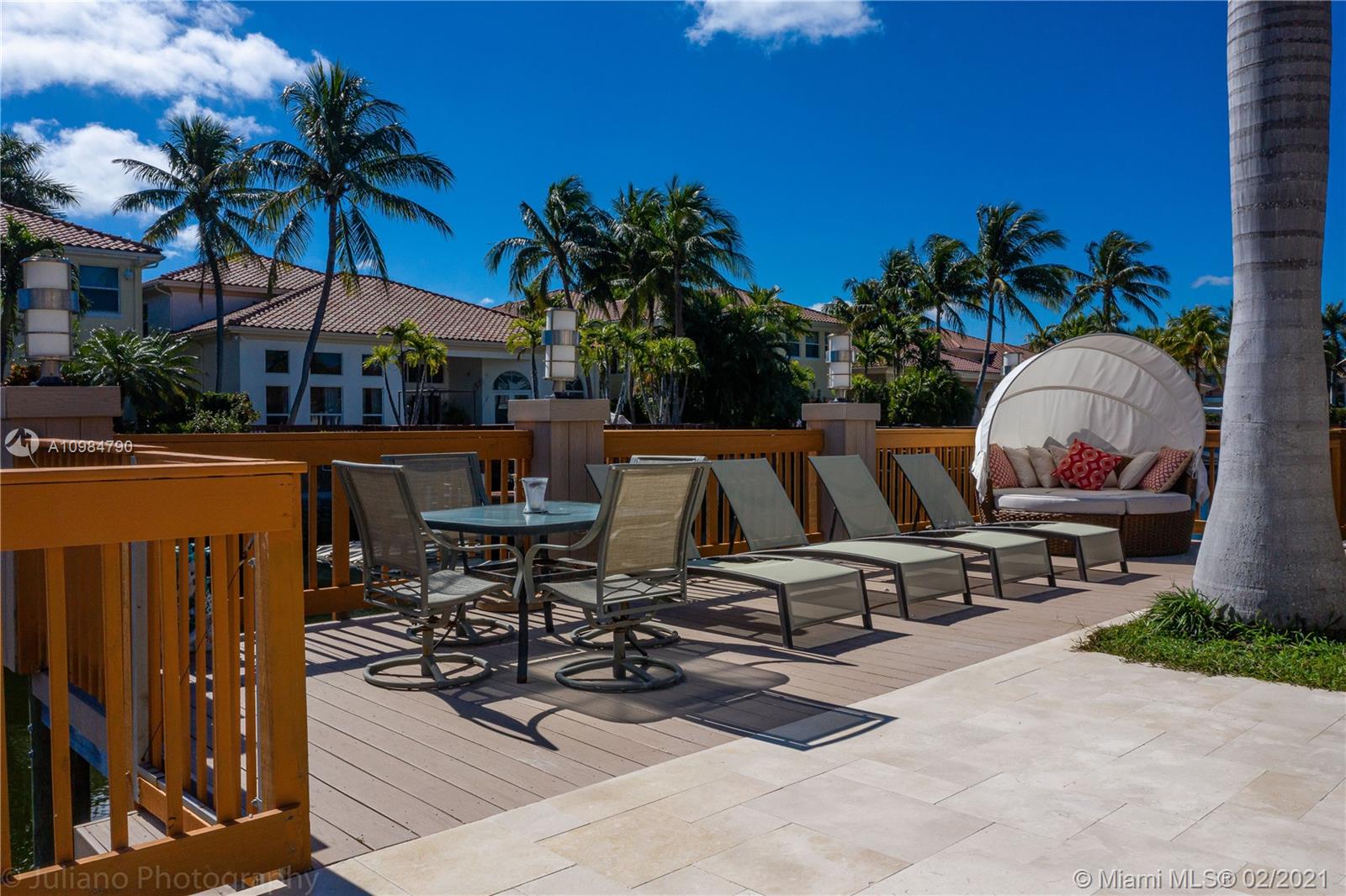HOLLYWOOD GOLF ESTATES SE - Residential