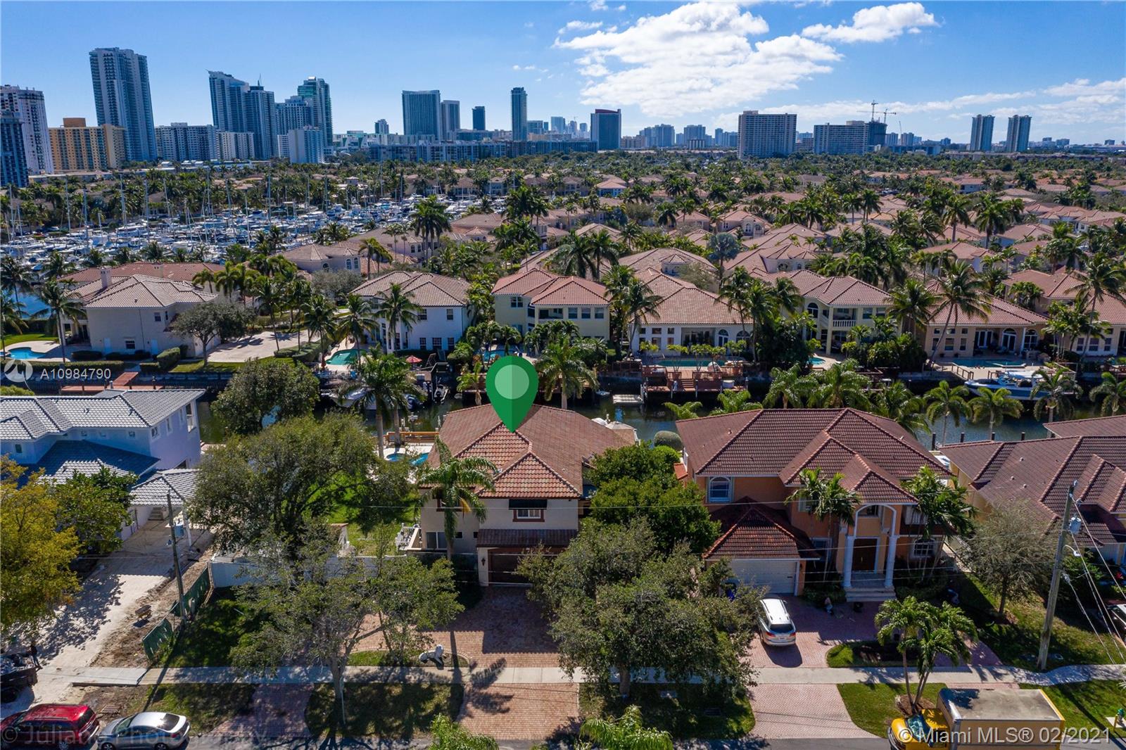 HOLLYWOOD GOLF ESTATES SE - Residential