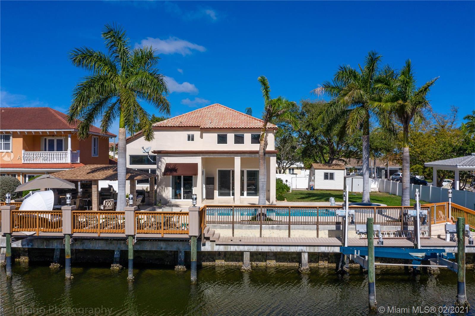 HOLLYWOOD GOLF ESTATES SE - Residential