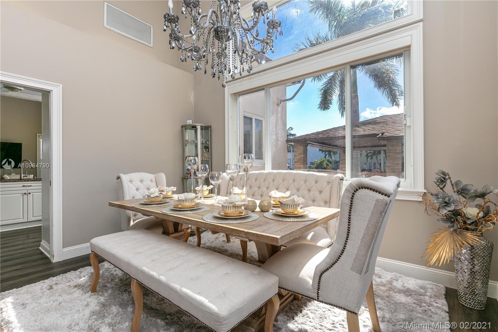HOLLYWOOD GOLF ESTATES SE - Residential