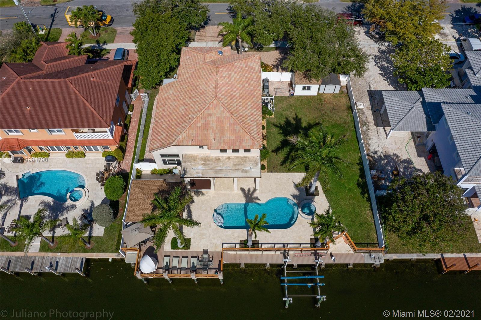HOLLYWOOD GOLF ESTATES SE - Residential