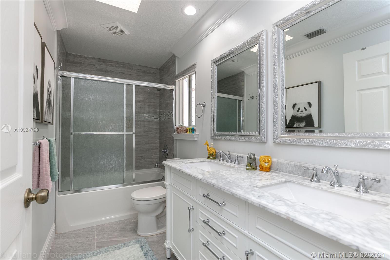 HOLLYWOOD GOLF ESTATES SE - Residential
