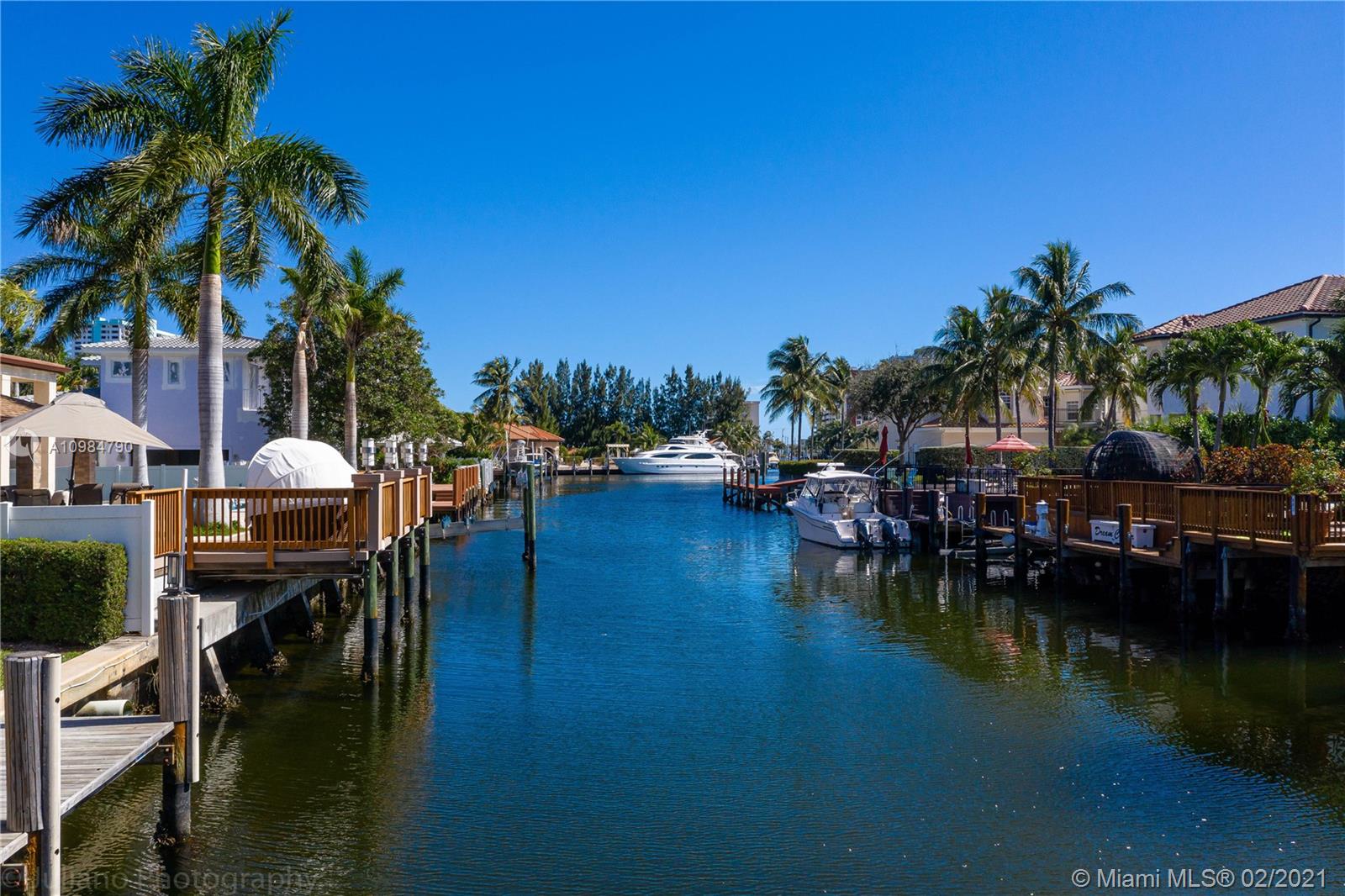 HOLLYWOOD GOLF ESTATES SE - Residential