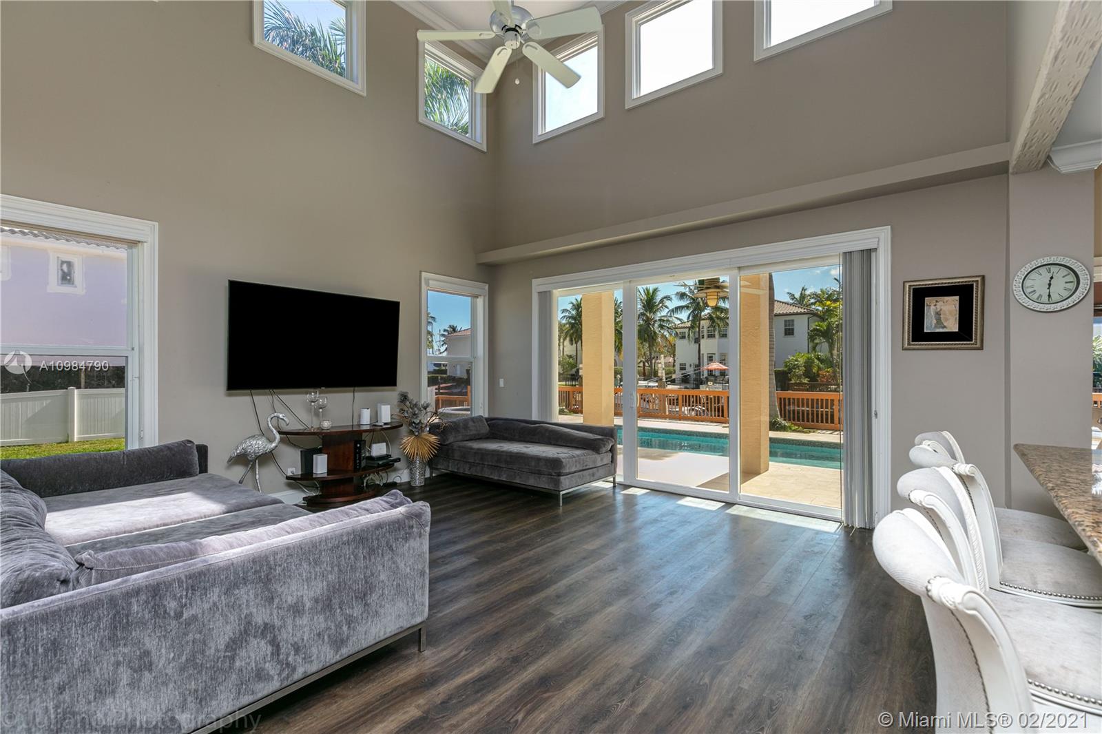HOLLYWOOD GOLF ESTATES SE - Residential