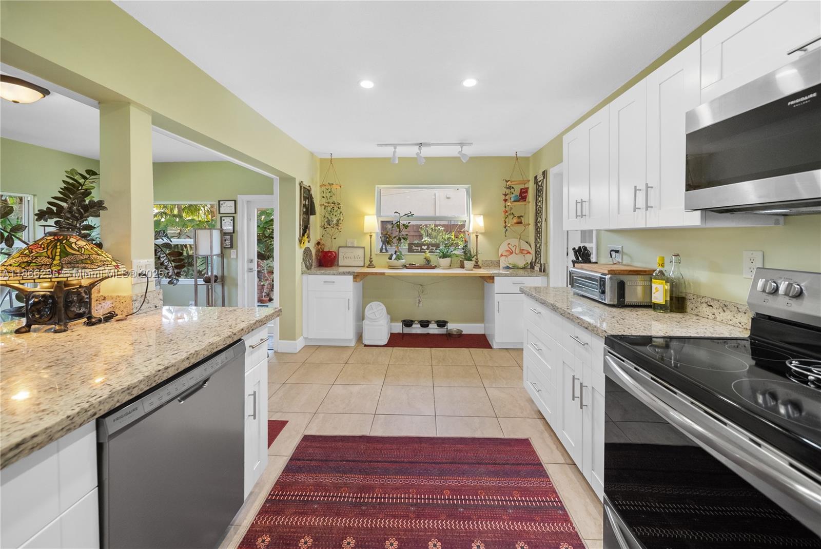 ROYAL PALM ACRES THIRD SE - Residential