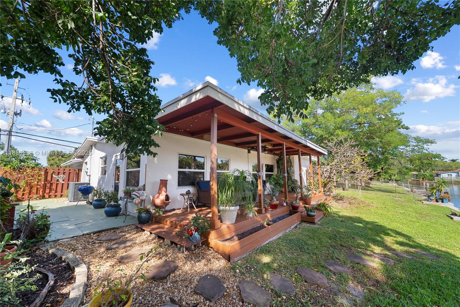 ROYAL PALM ACRES THIRD SE - Residential