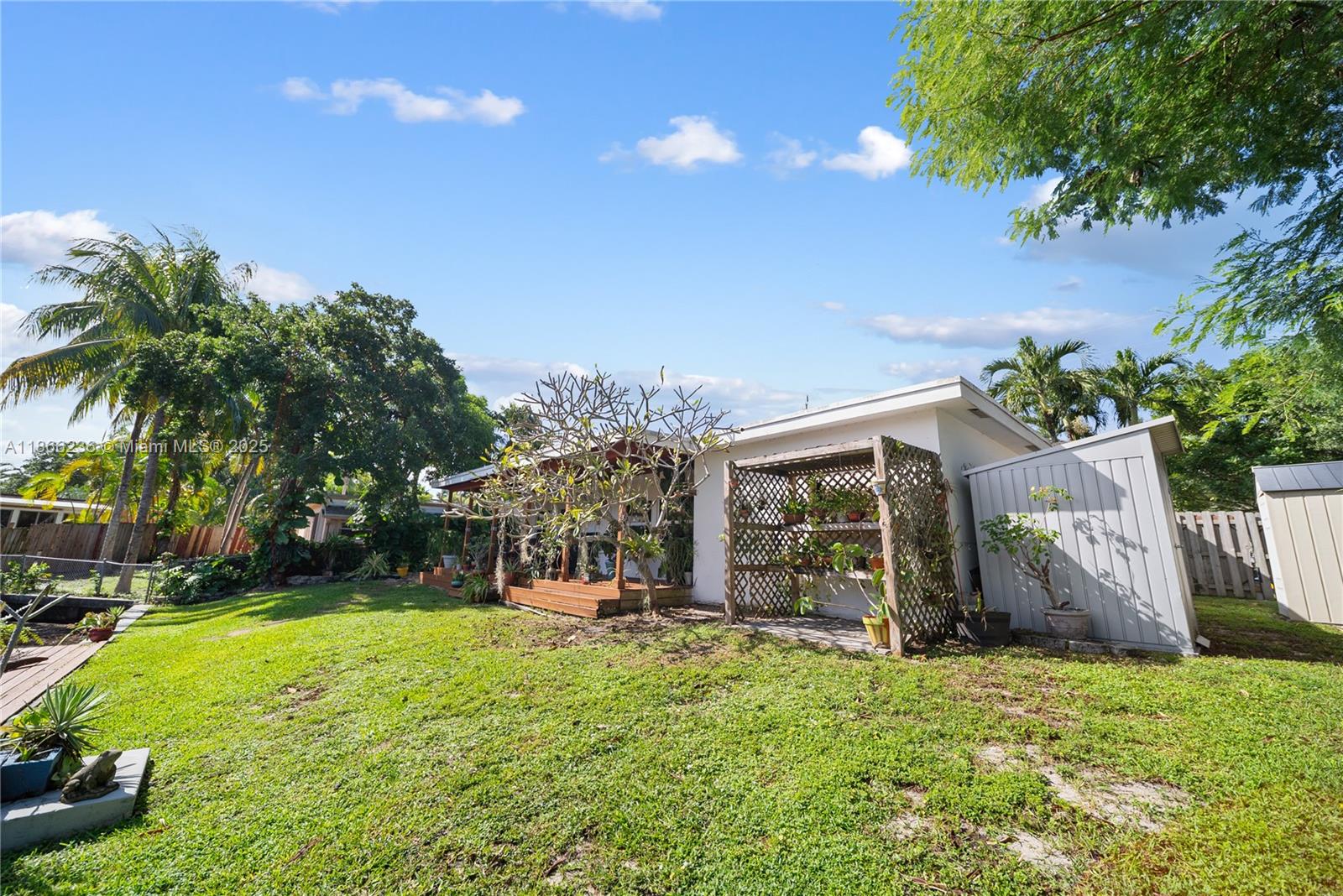 ROYAL PALM ACRES THIRD SE - Residential