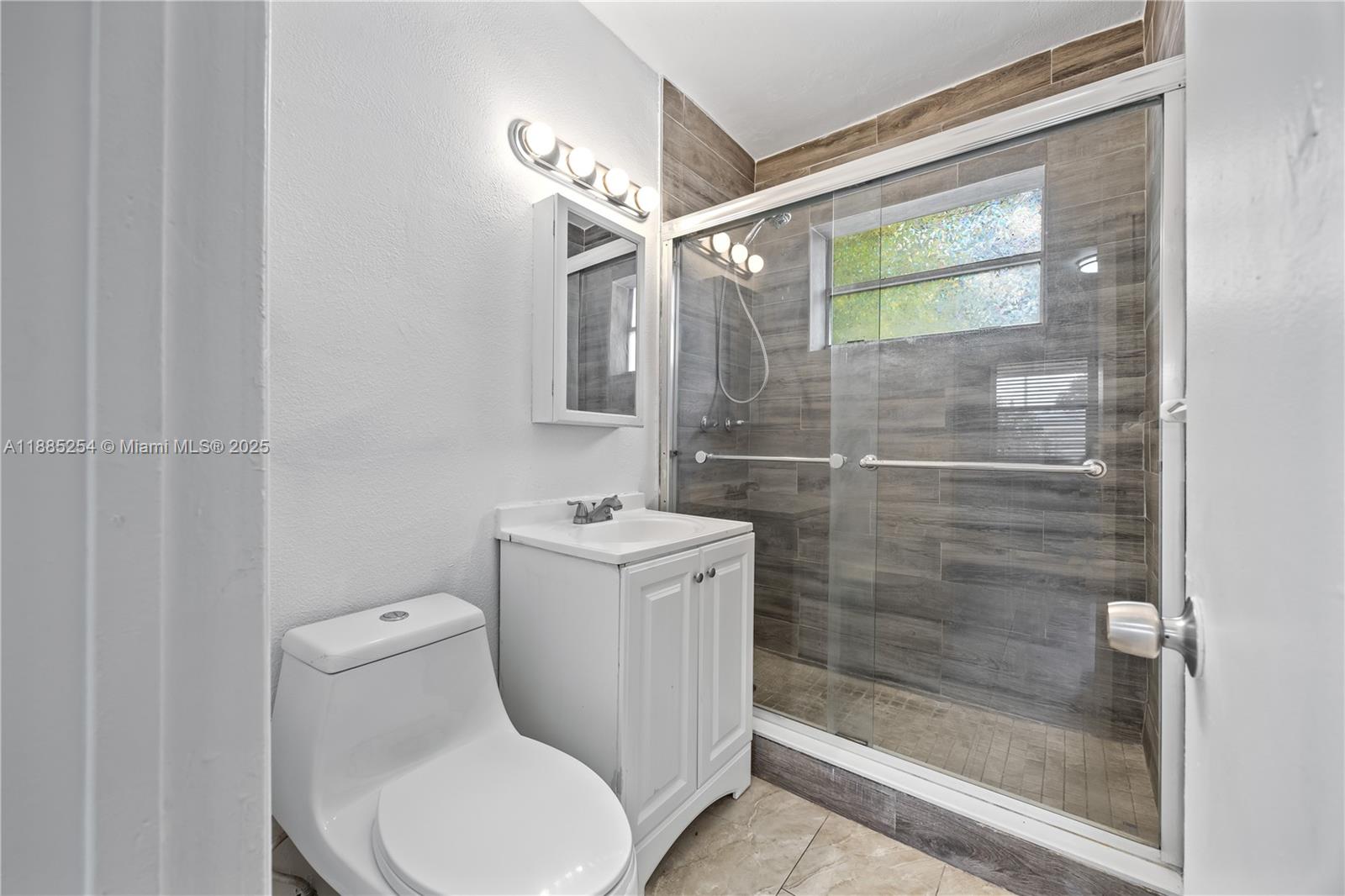 MIAMI GARDENS ESTATES SEC - Residential Lease