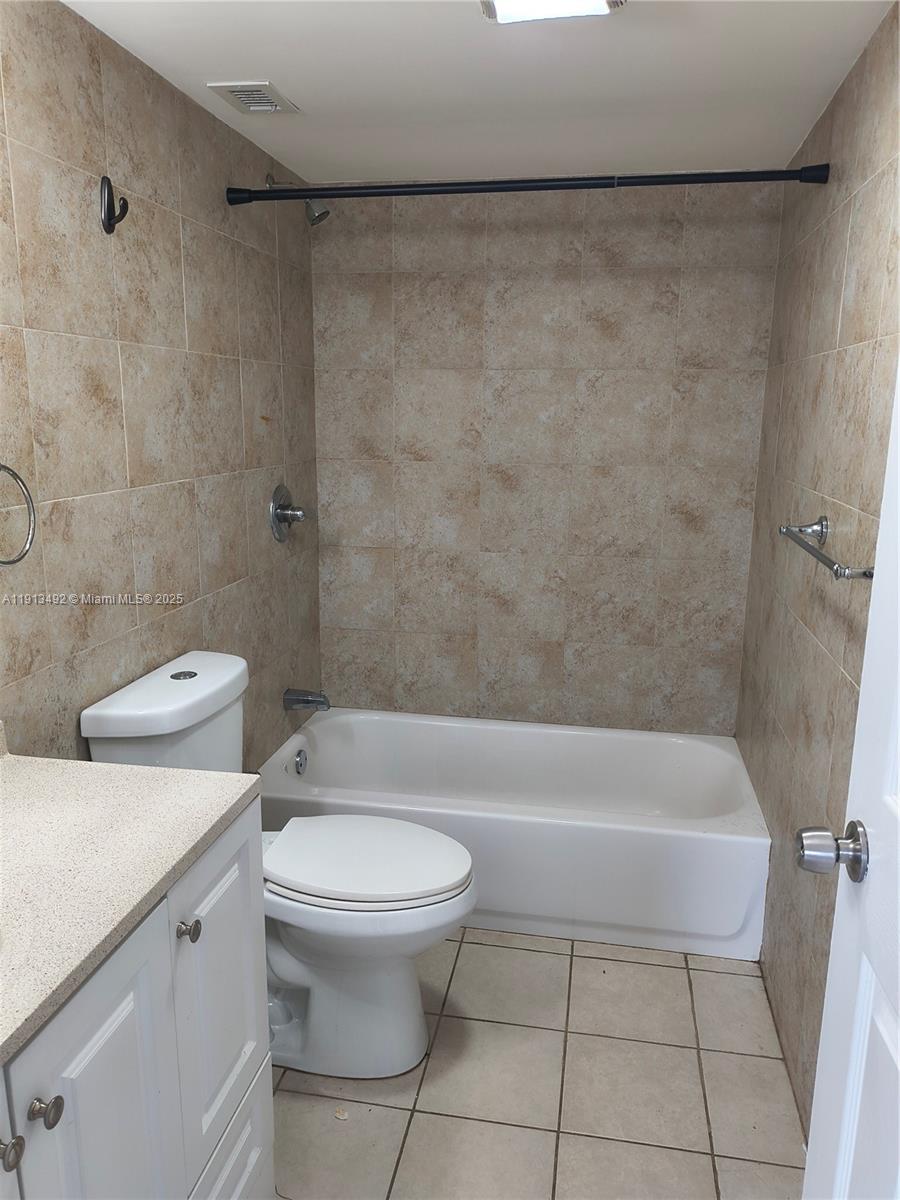 DADELAND PLACE CONDO - Residential Lease