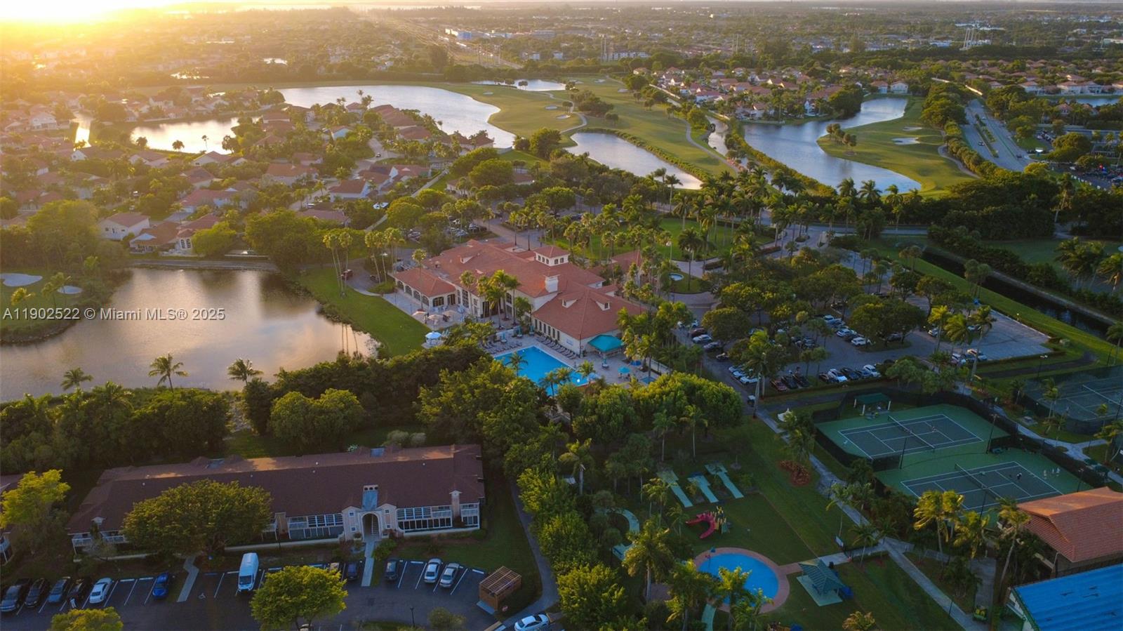 DORAL PK CO CLUB VILLAS C - Residential