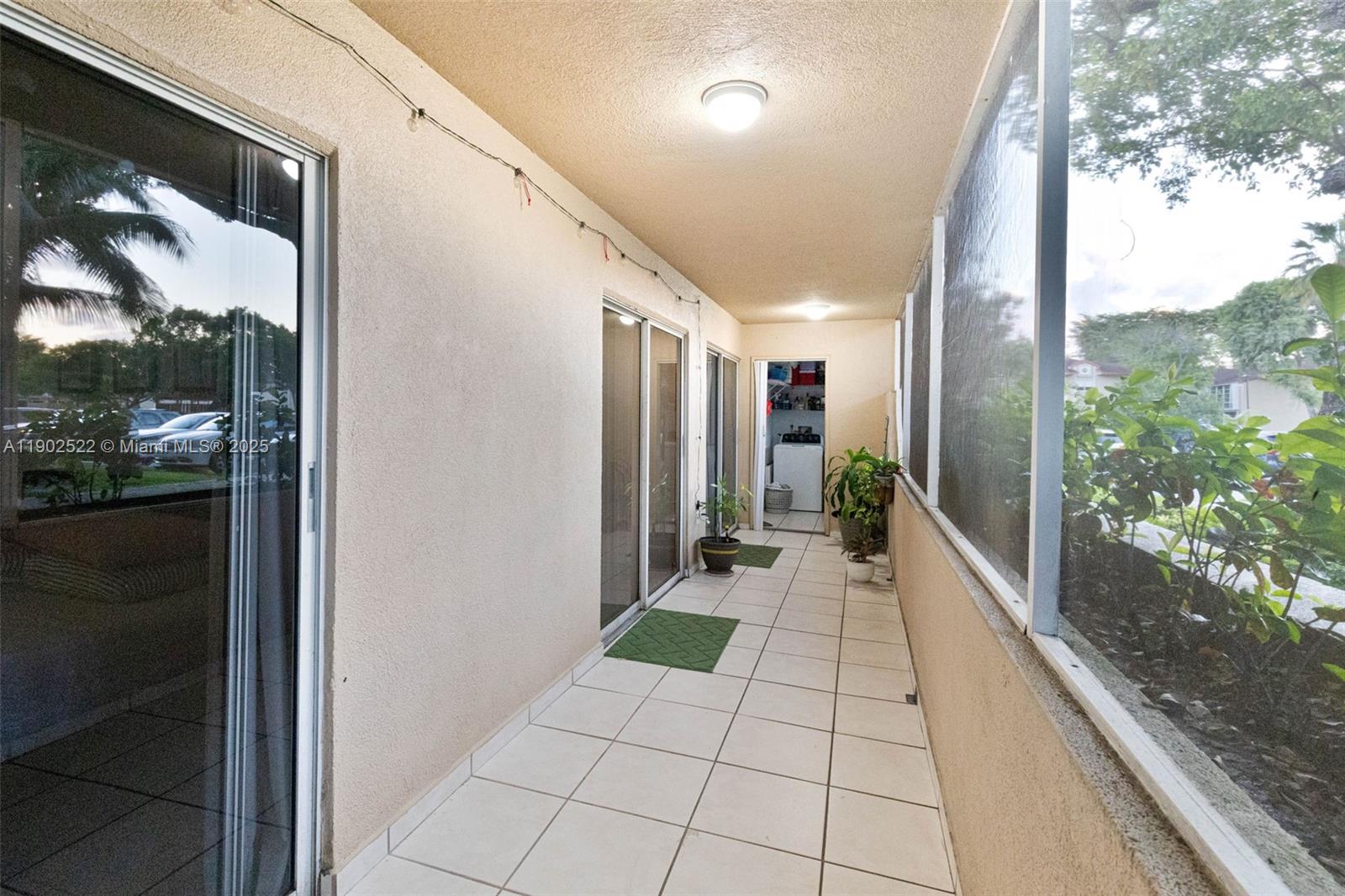 DORAL PK CO CLUB VILLAS C - Residential