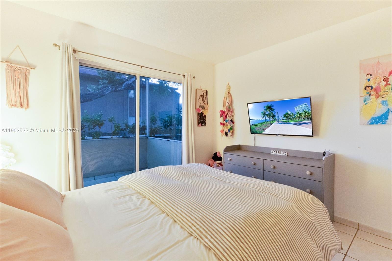 DORAL PK CO CLUB VILLAS C - Residential