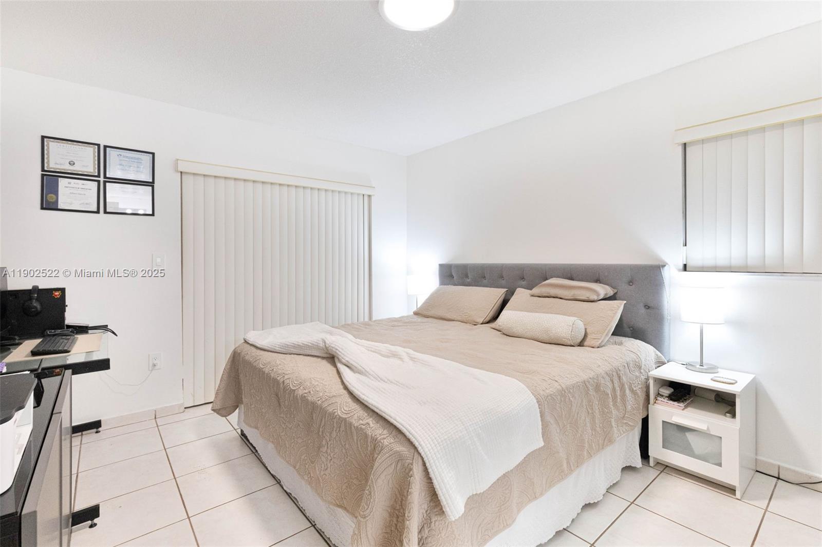 DORAL PK CO CLUB VILLAS C - Residential