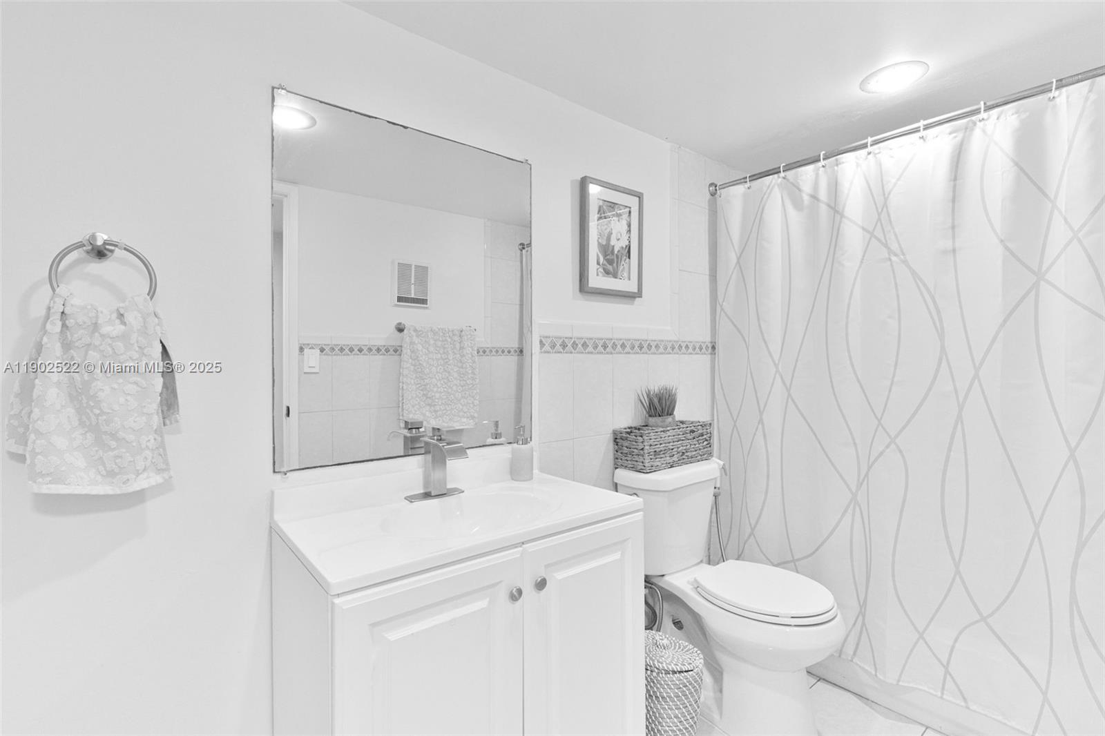 DORAL PK CO CLUB VILLAS C - Residential