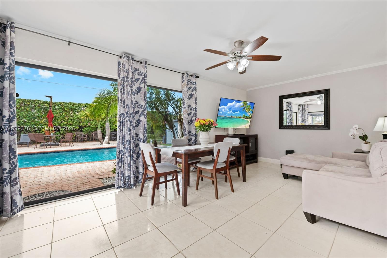 LAUDERDALE GOLF ESTATES - Residential