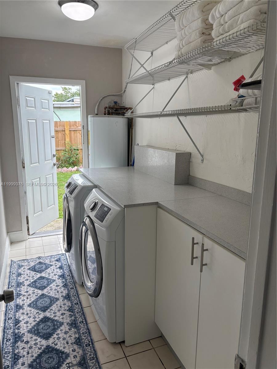 LAUDERDALE GOLF ESTATES - Residential