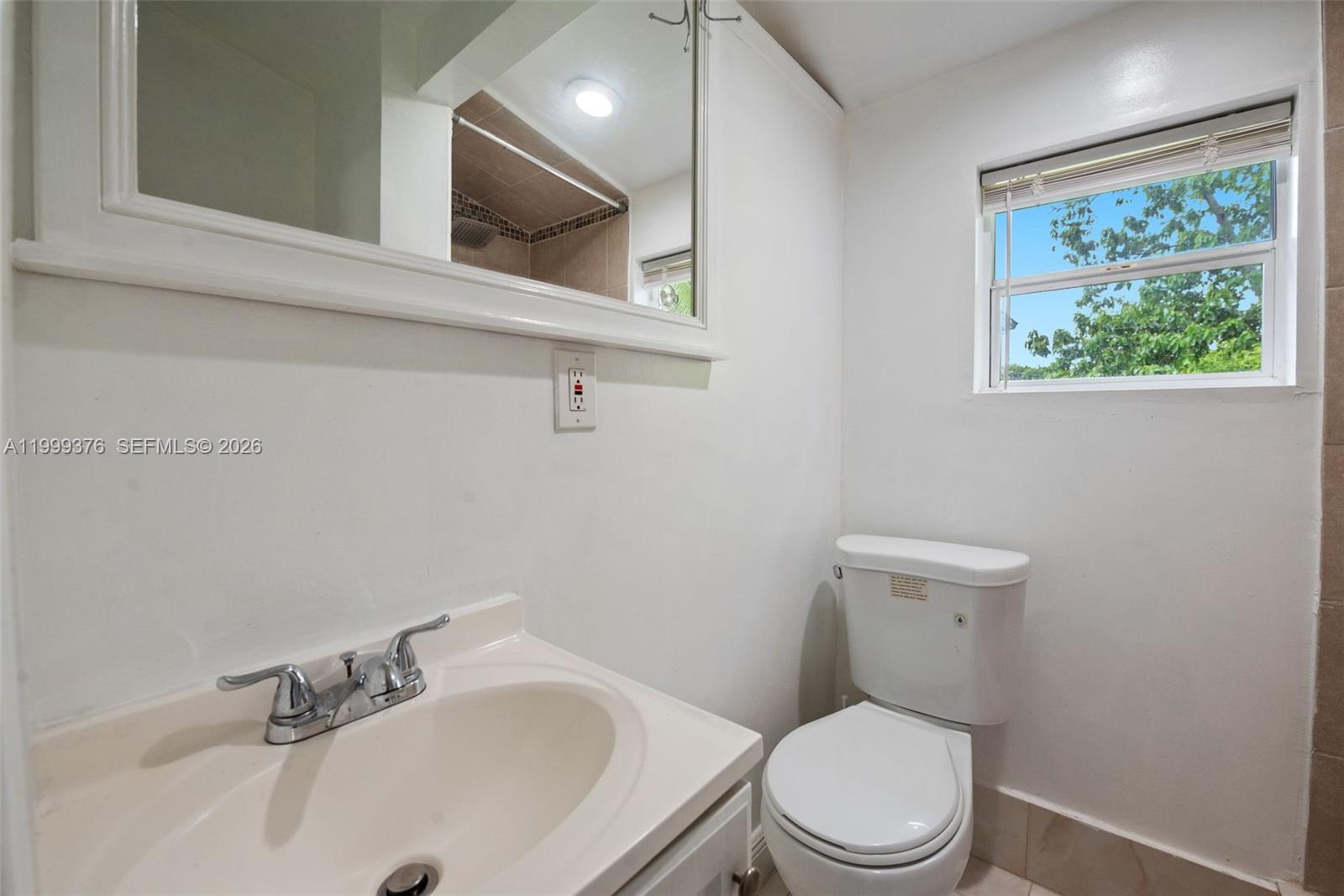 LAUDERDALE GOLF ESTATES - Residential