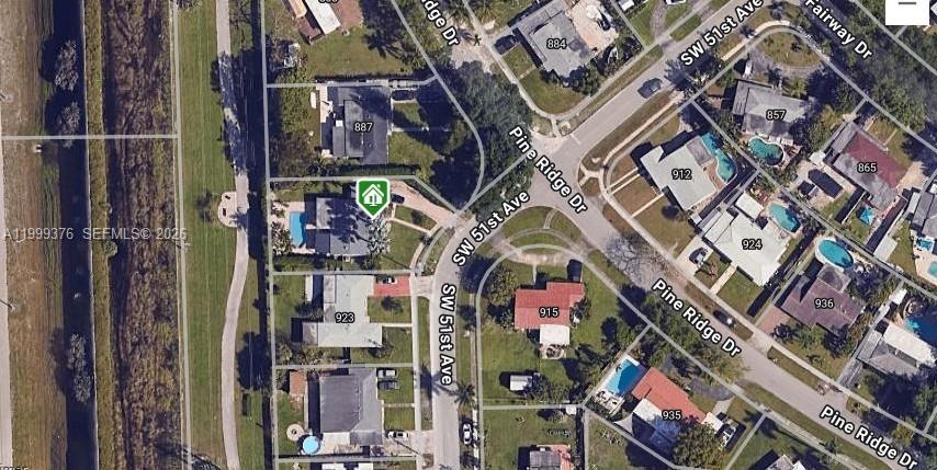 LAUDERDALE GOLF ESTATES - Residential