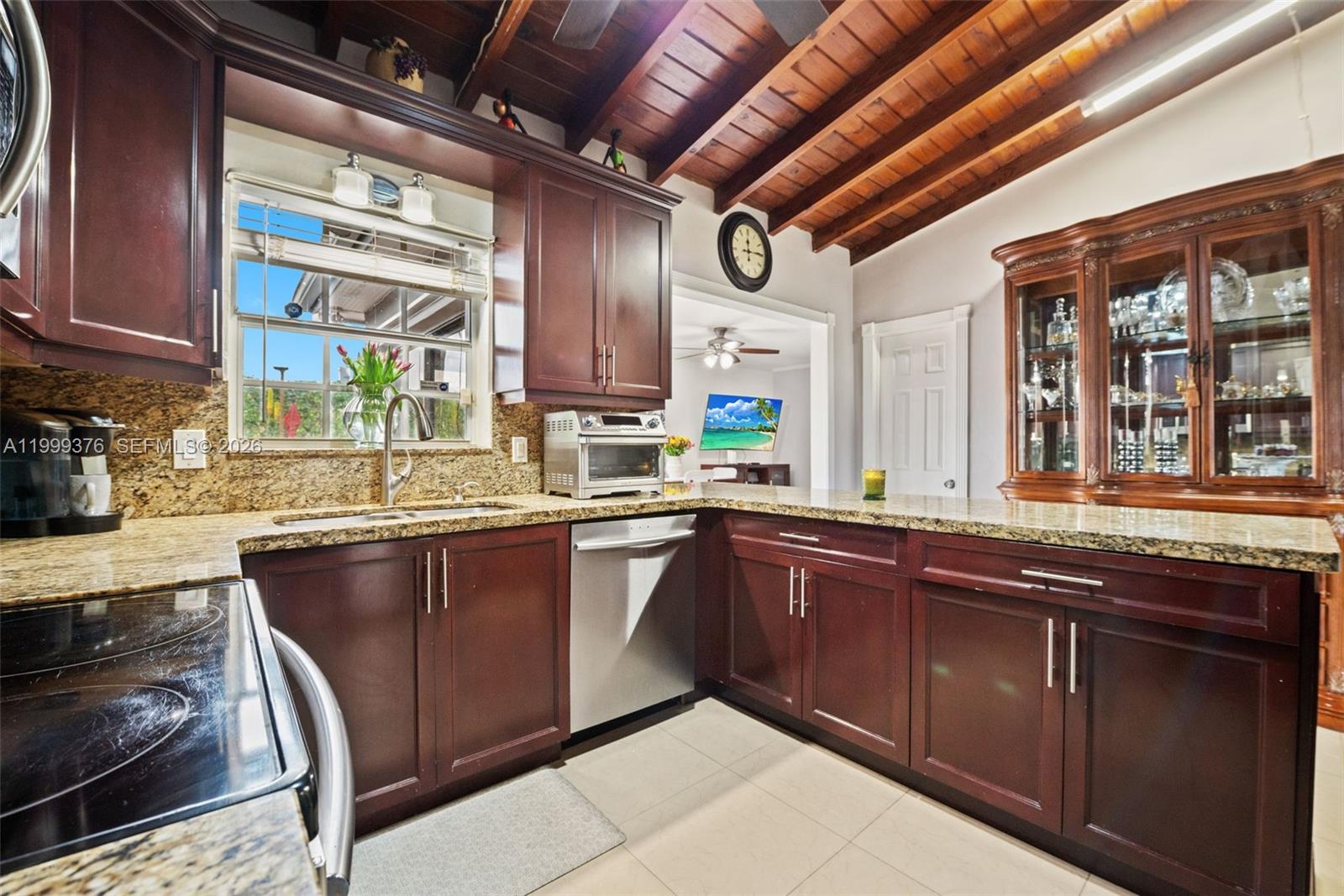 LAUDERDALE GOLF ESTATES - Residential