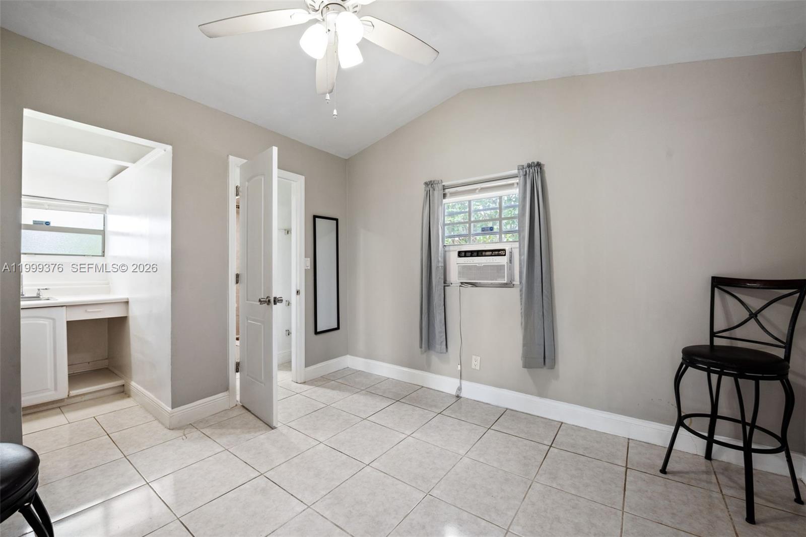 LAUDERDALE GOLF ESTATES - Residential