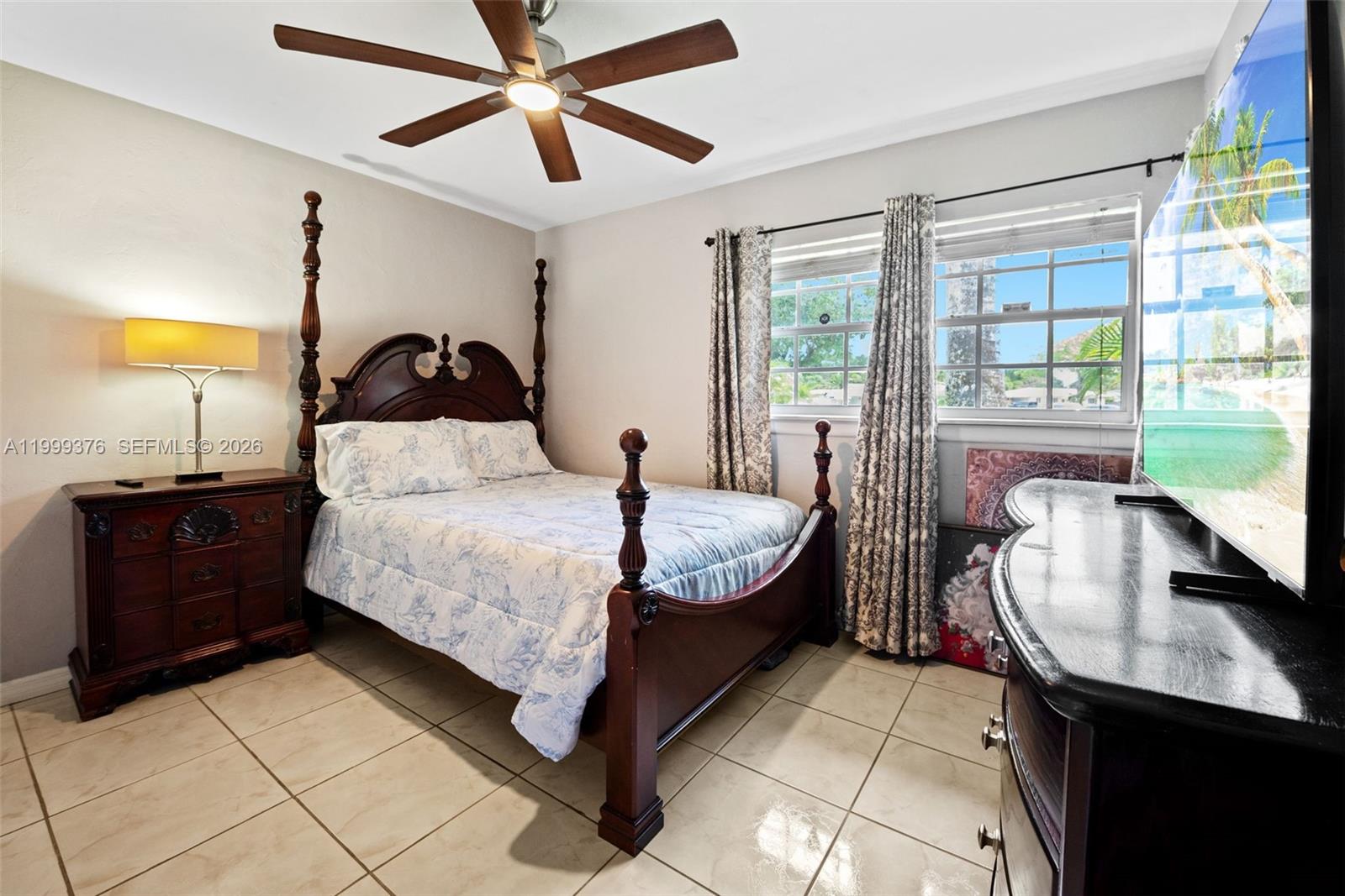 LAUDERDALE GOLF ESTATES - Residential