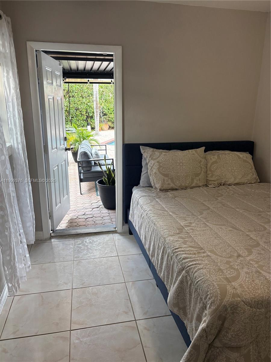 LAUDERDALE GOLF ESTATES - Residential