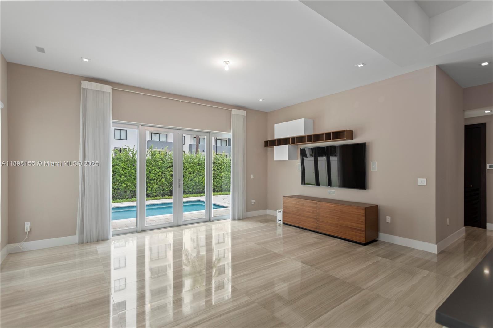 OASIS PARK SQUARE AT DORA - Residential Lease