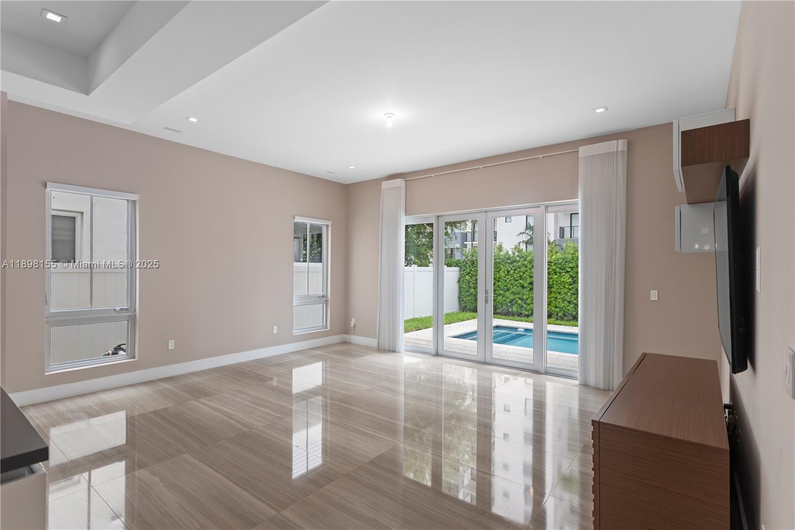 OASIS PARK SQUARE AT DORA - Residential Lease