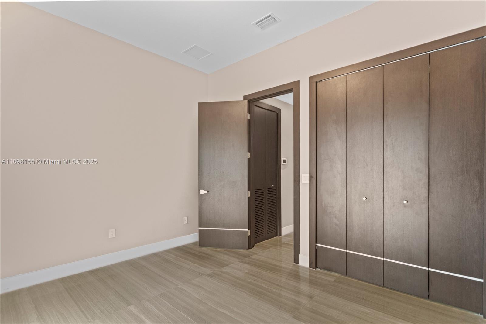 OASIS PARK SQUARE AT DORA - Residential Lease