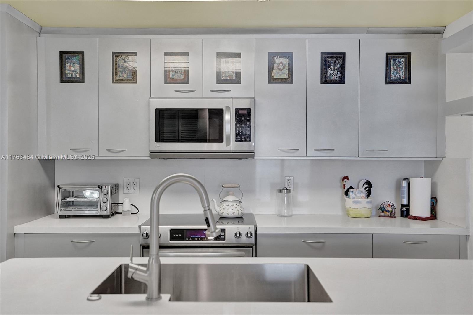 TRAFALGAR TOWERS CONDOMIN - Residential Lease