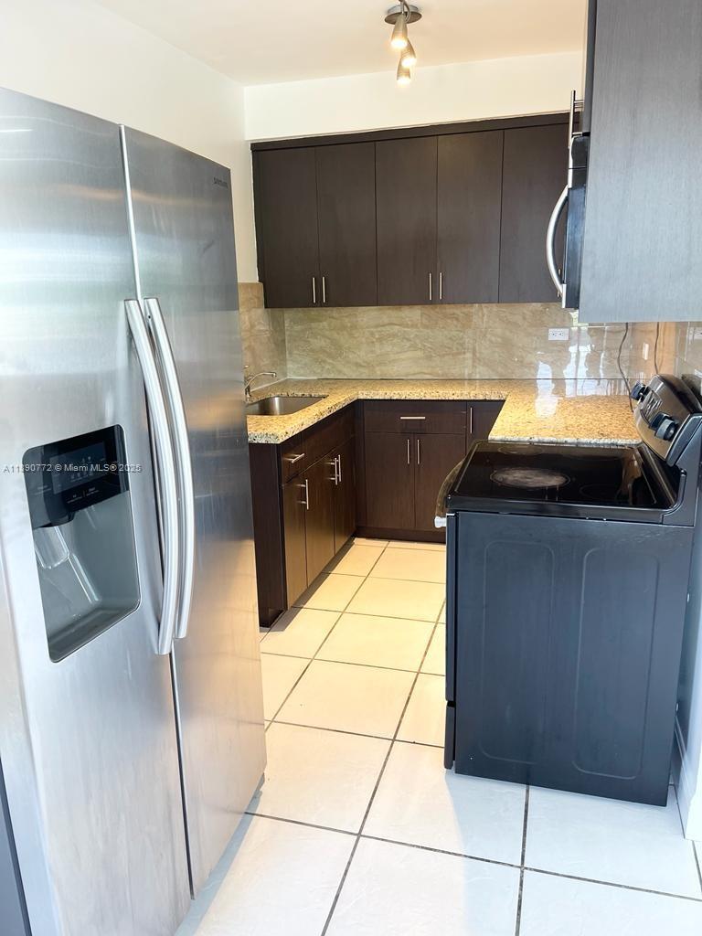 BEACH BAY SUB - Residential Lease