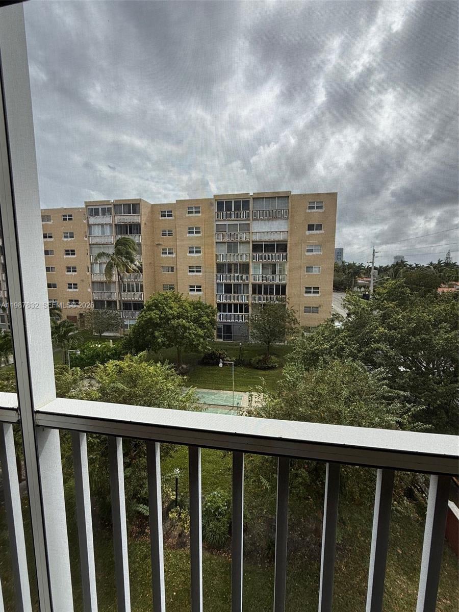 MEADOWBROOK TOWERS CONDO - Residential Lease