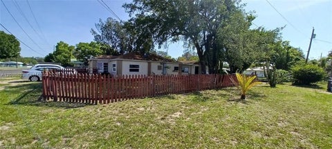 Tiny photo for 509 S Florida Ave, Avon Park, FL 33825 (MLS # A12028453)