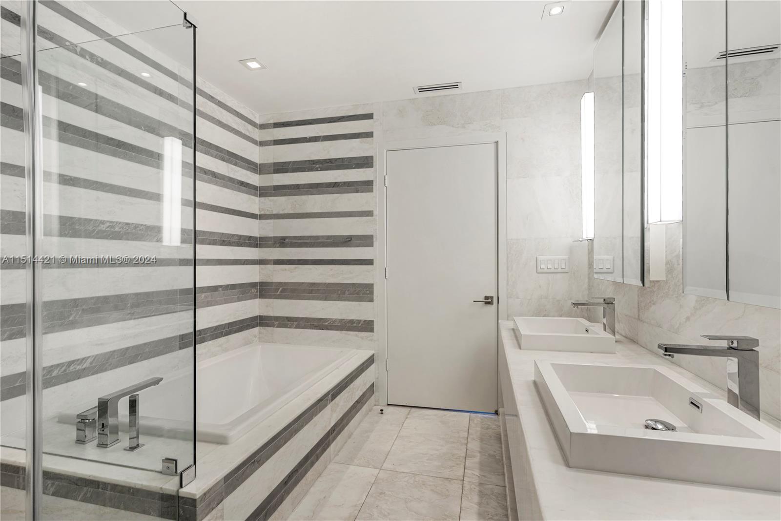 MAREA CONDO - Residential