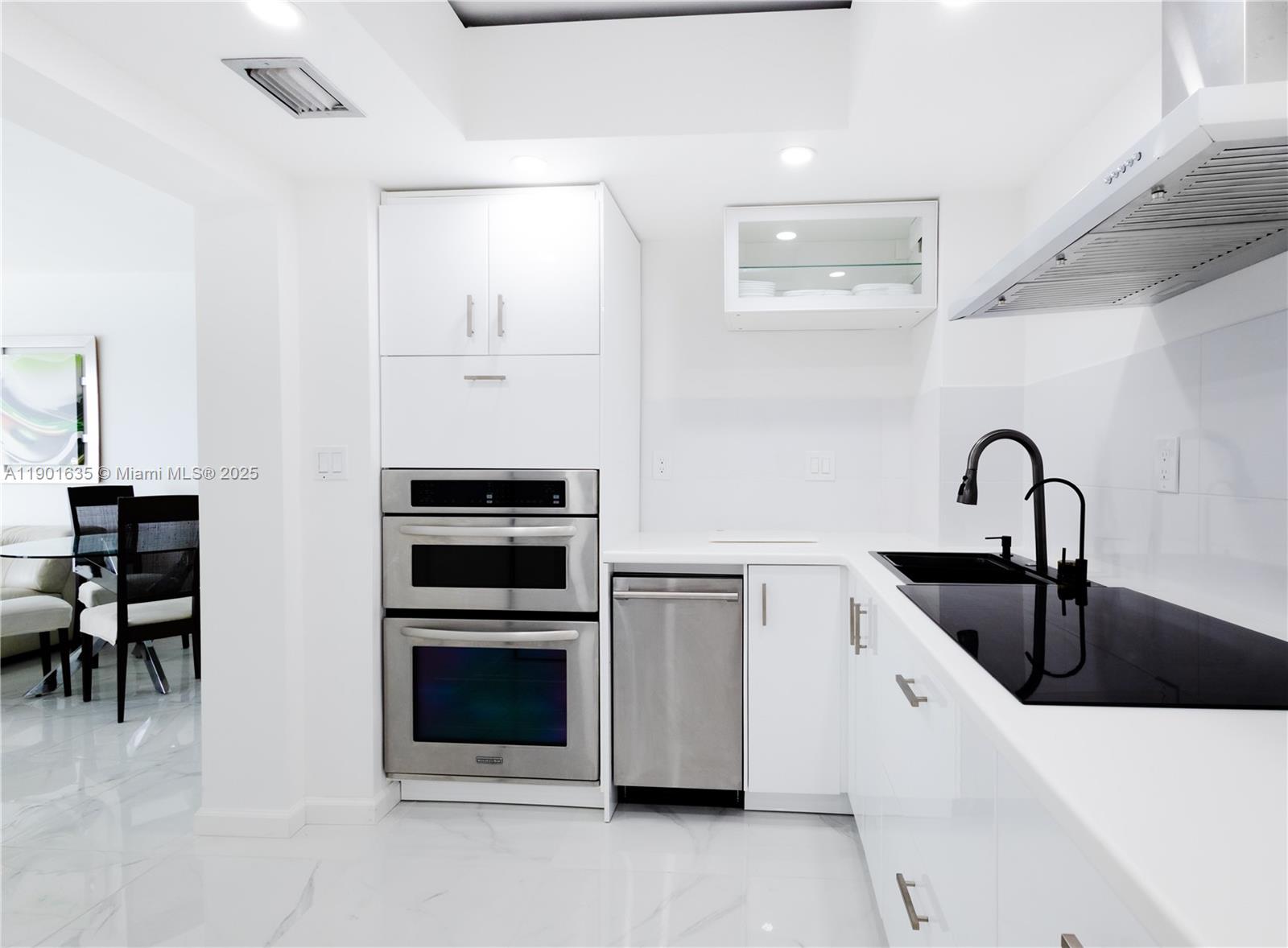 OCEAN SUMMIT CONDO - Residential Lease