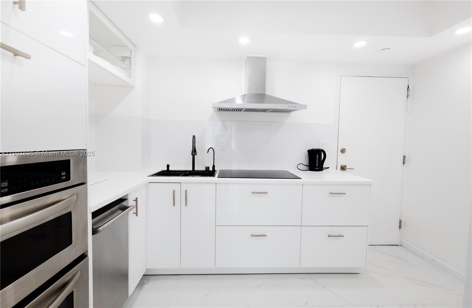 OCEAN SUMMIT CONDO - Residential Lease