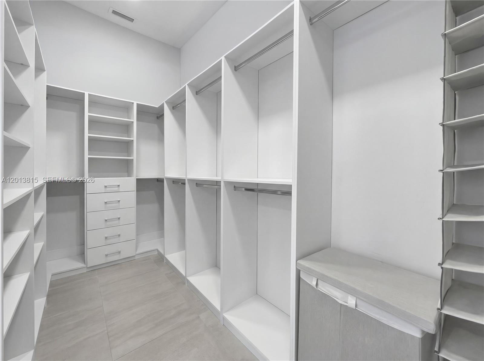 BRICKELL ESTATES - Residential