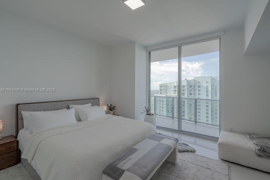 ARIA ON THE BAY CONDO - Residential Lease