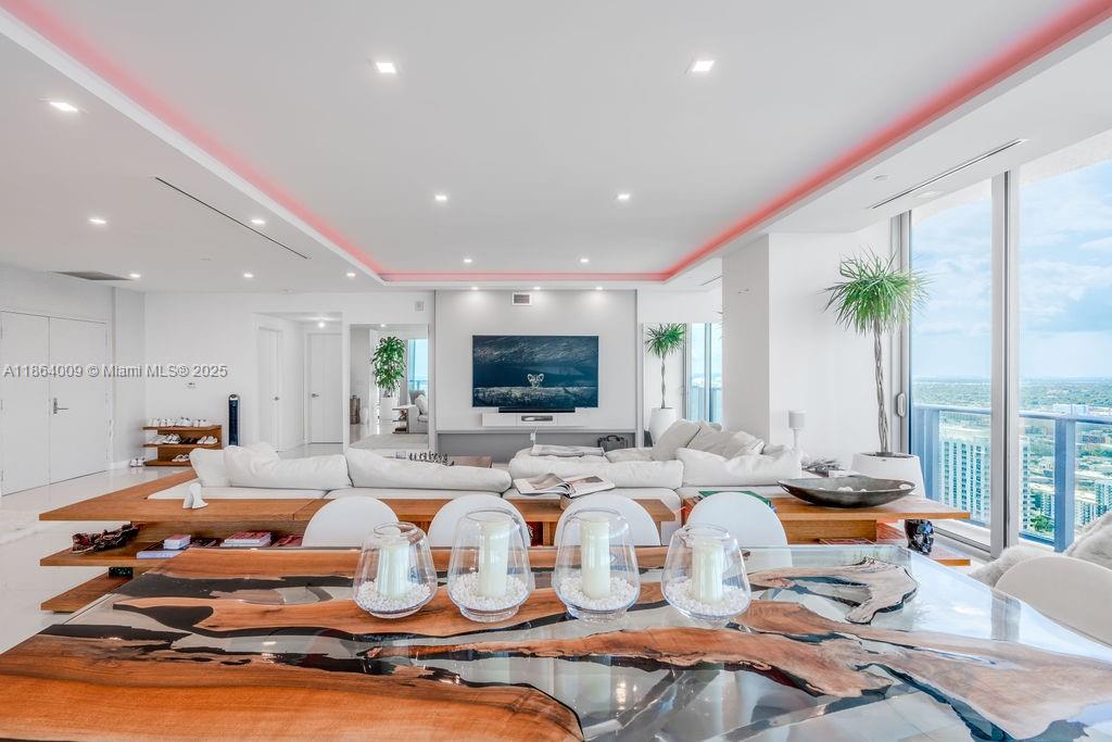 ARIA ON THE BAY CONDO - Residential Lease