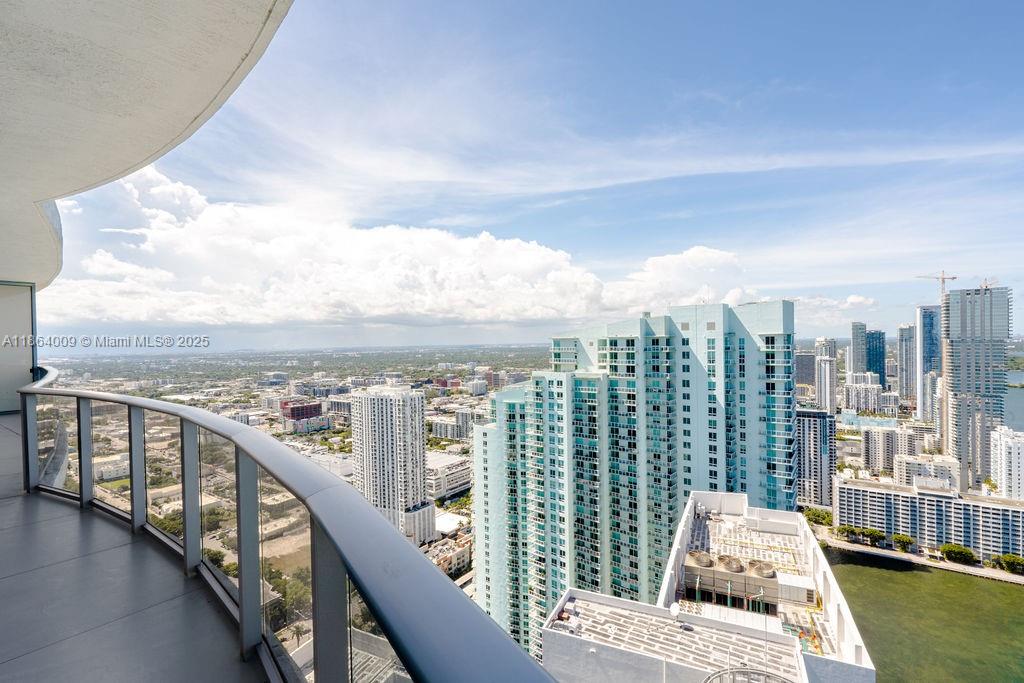 ARIA ON THE BAY CONDO - Residential Lease