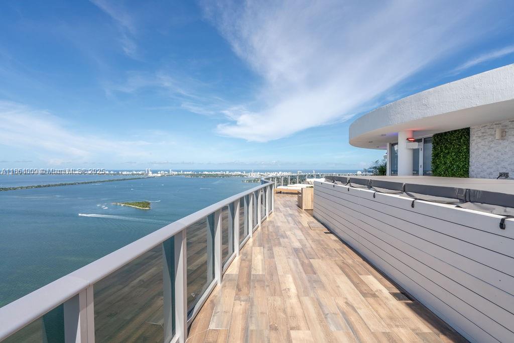 ARIA ON THE BAY CONDO - Residential Lease