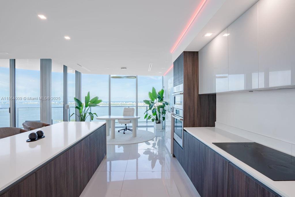 ARIA ON THE BAY CONDO - Residential Lease