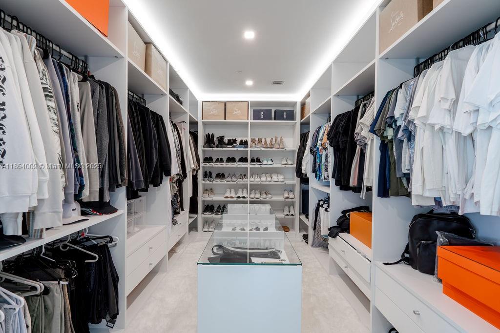 ARIA ON THE BAY CONDO - Residential Lease