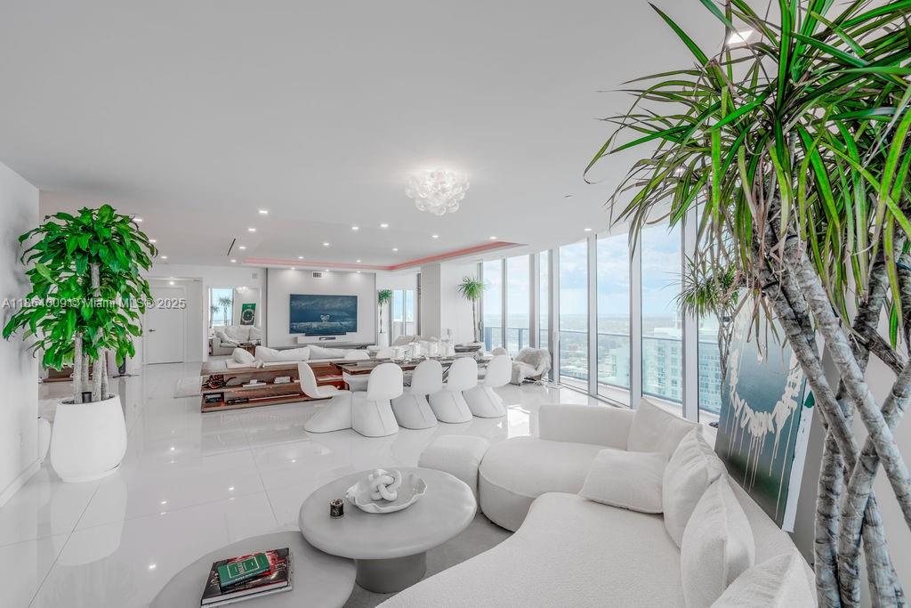 ARIA ON THE BAY CONDO - Residential Lease