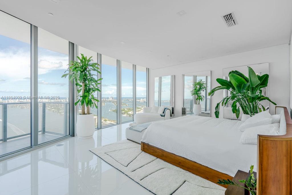 ARIA ON THE BAY CONDO - Residential Lease