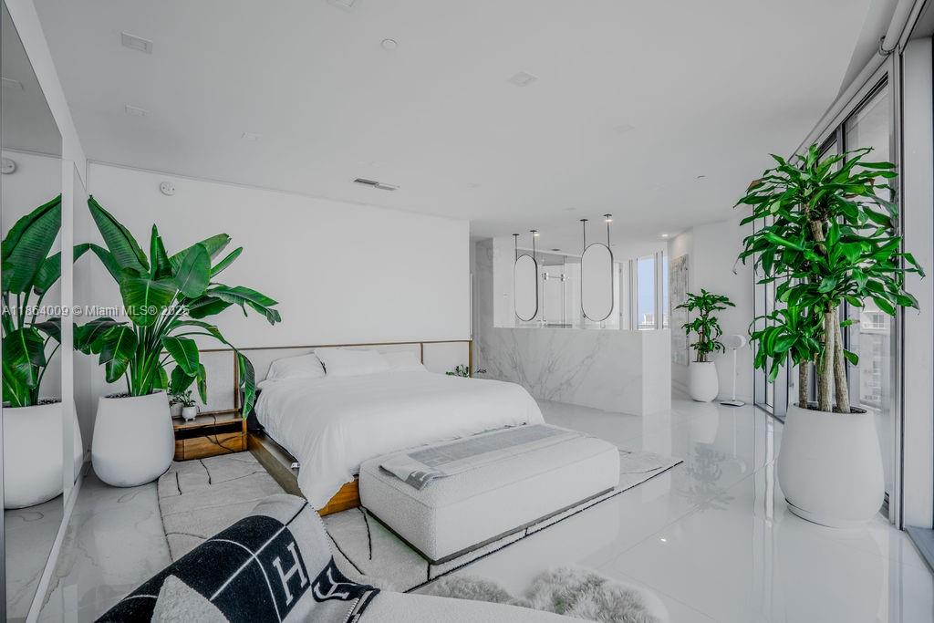 ARIA ON THE BAY CONDO - Residential Lease